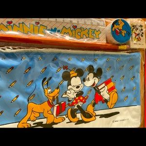 🌲🎏Vintage Disney Character school kit